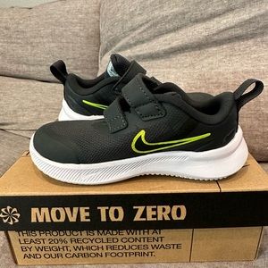 Nike Star Runner Toddler Shoes (size 9C)